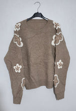 Load image into Gallery viewer, Knitted floral jumper