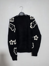 Load image into Gallery viewer, Knitted floral jumper
