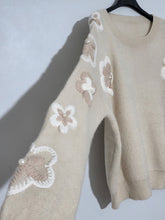 Load image into Gallery viewer, Knitted floral jumper